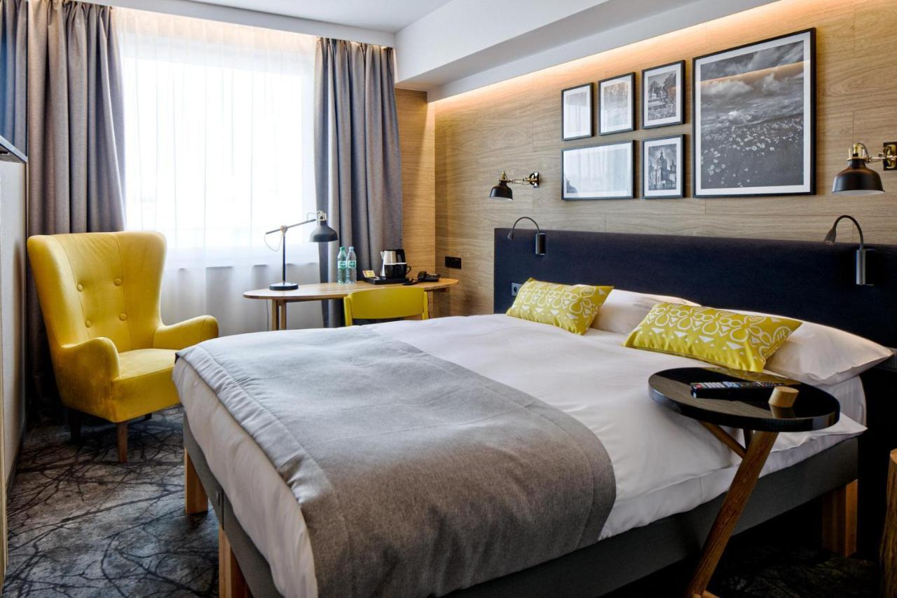 B&B Hotel Томашув-Любельский Экстерьер фото